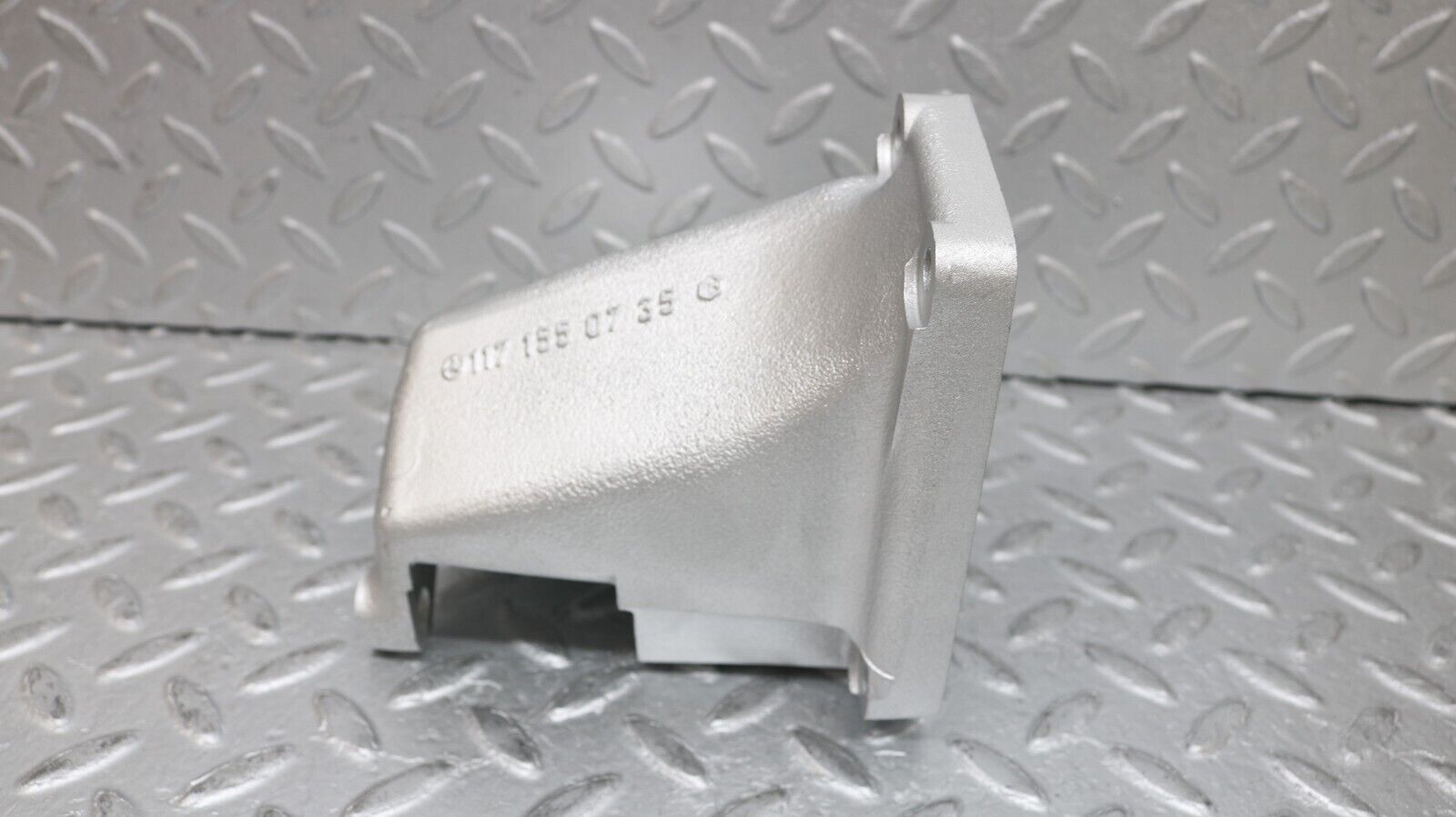 37224 Mercedes-Benz C126 420SEC Coupe Alternator Generator Bracket 1171550735