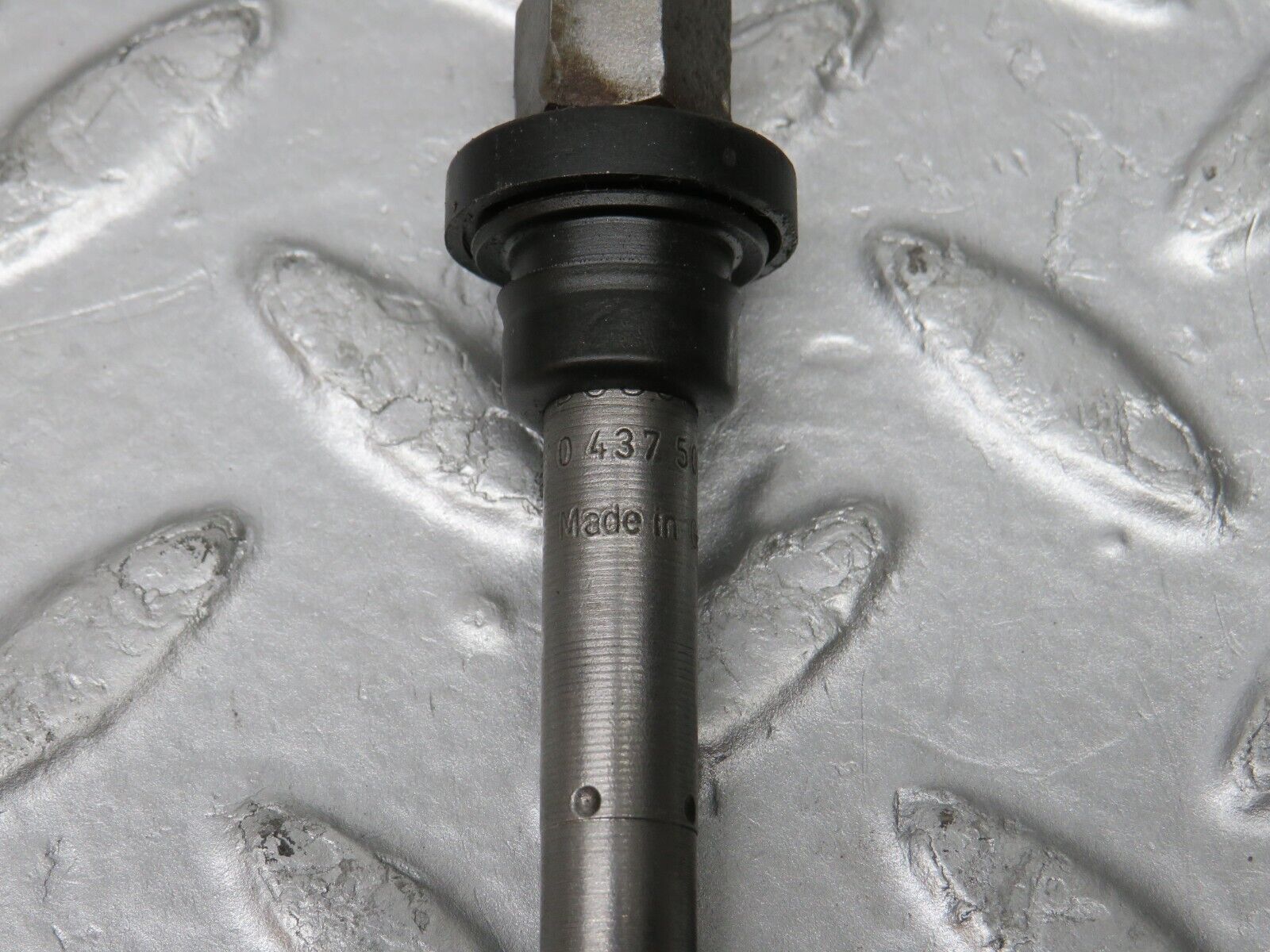 32703 Mercedes-Benz S124 300TE Wagon Fuel Injector Bosch 0437502010