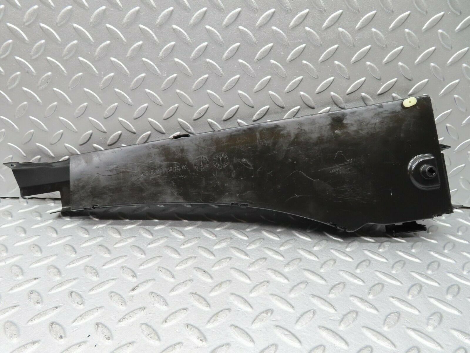 16302 Mercedes-Benz W124 260E Front Right Cable Channel 1248212436