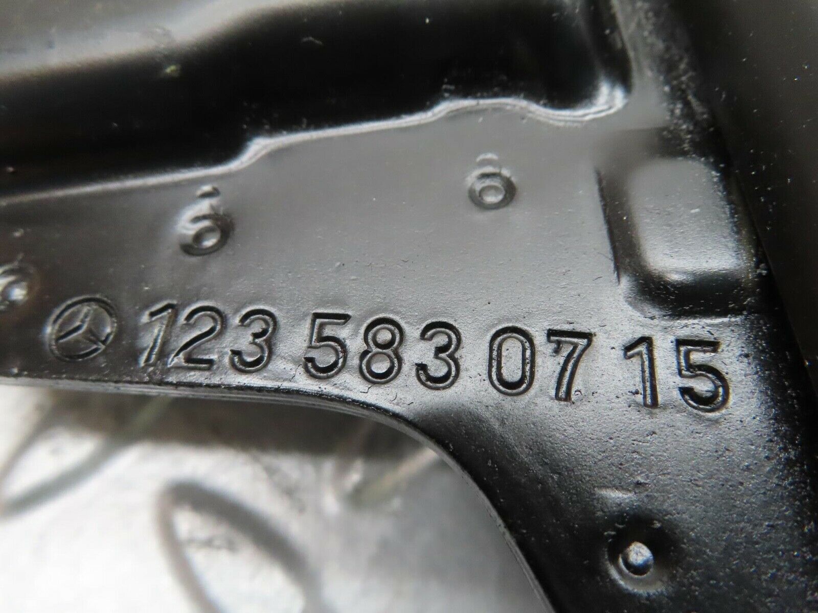 15452 Mercedes-Benz W123 230E Car Jack 1235830715