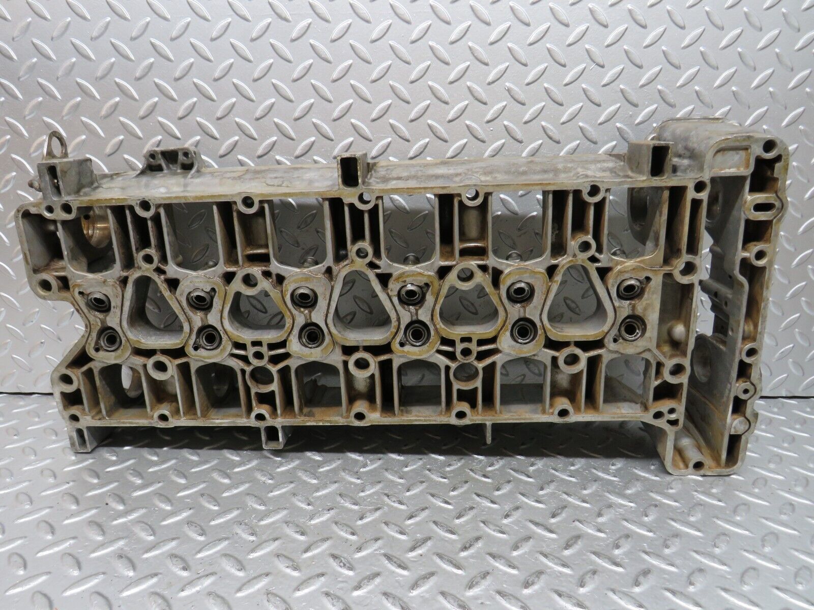 28046 Mercedes-Benz W123 280E Camshaft Bearing Casing 1100163304