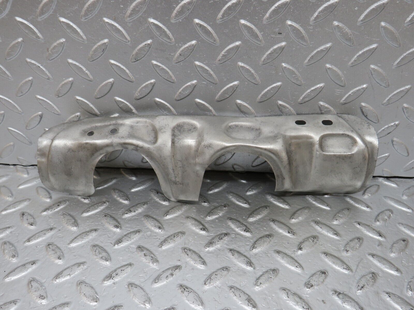 33124 Mercedes-Benz W126 380 V8 M116 Exhaust Manifold Heat Shield