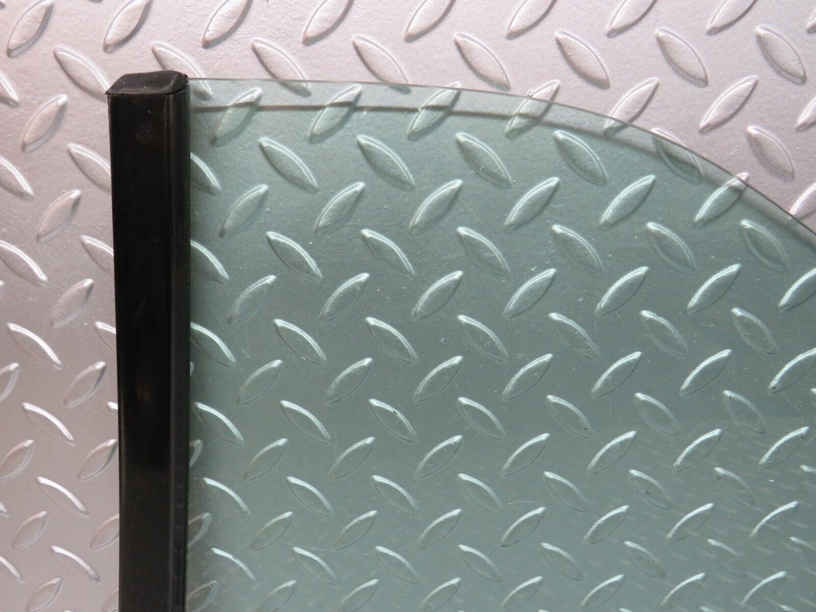 28942 Mercedes-Benz C124 320CE Coupe Rear Right Window Glass