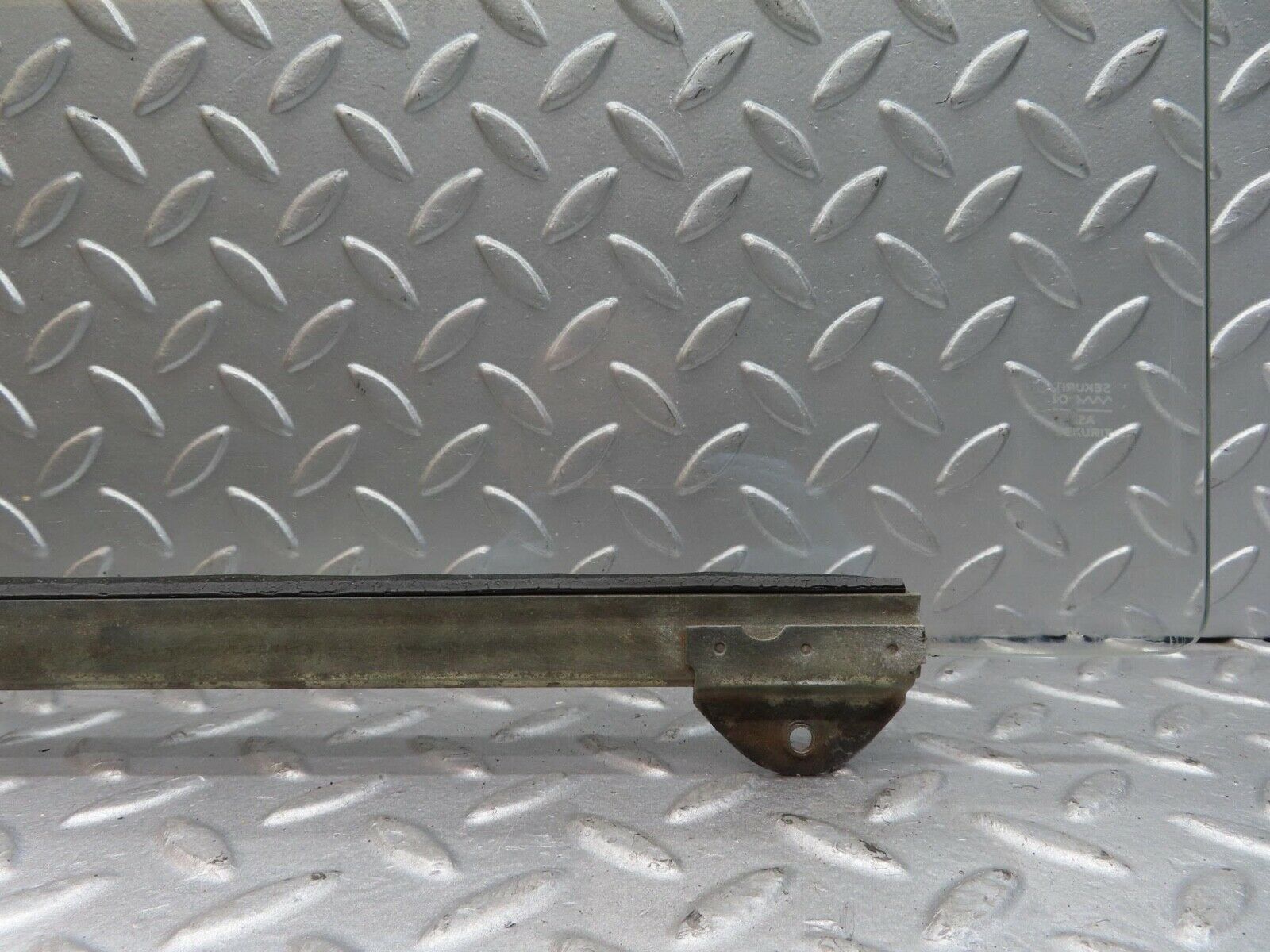 12658 Mercedes-Benz W111 220SE Front Left Door Window Glass