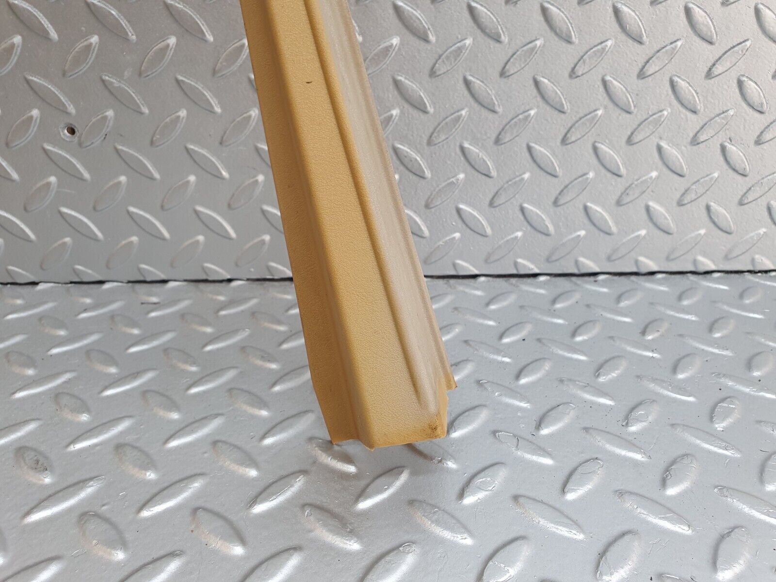 41571 Mercedes-Benz W124 200E Front Left Door Window Frame Trim Palomino 1247350171