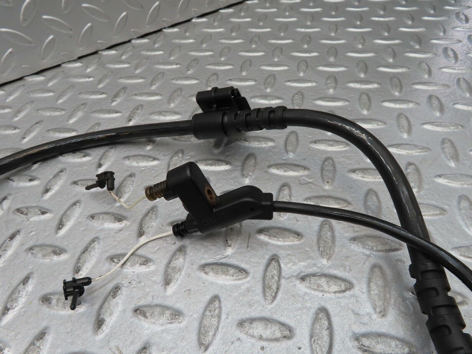 17291 Mercedes-Benz R129 300SL Coupe Front Left Brake Pad Warning Loom