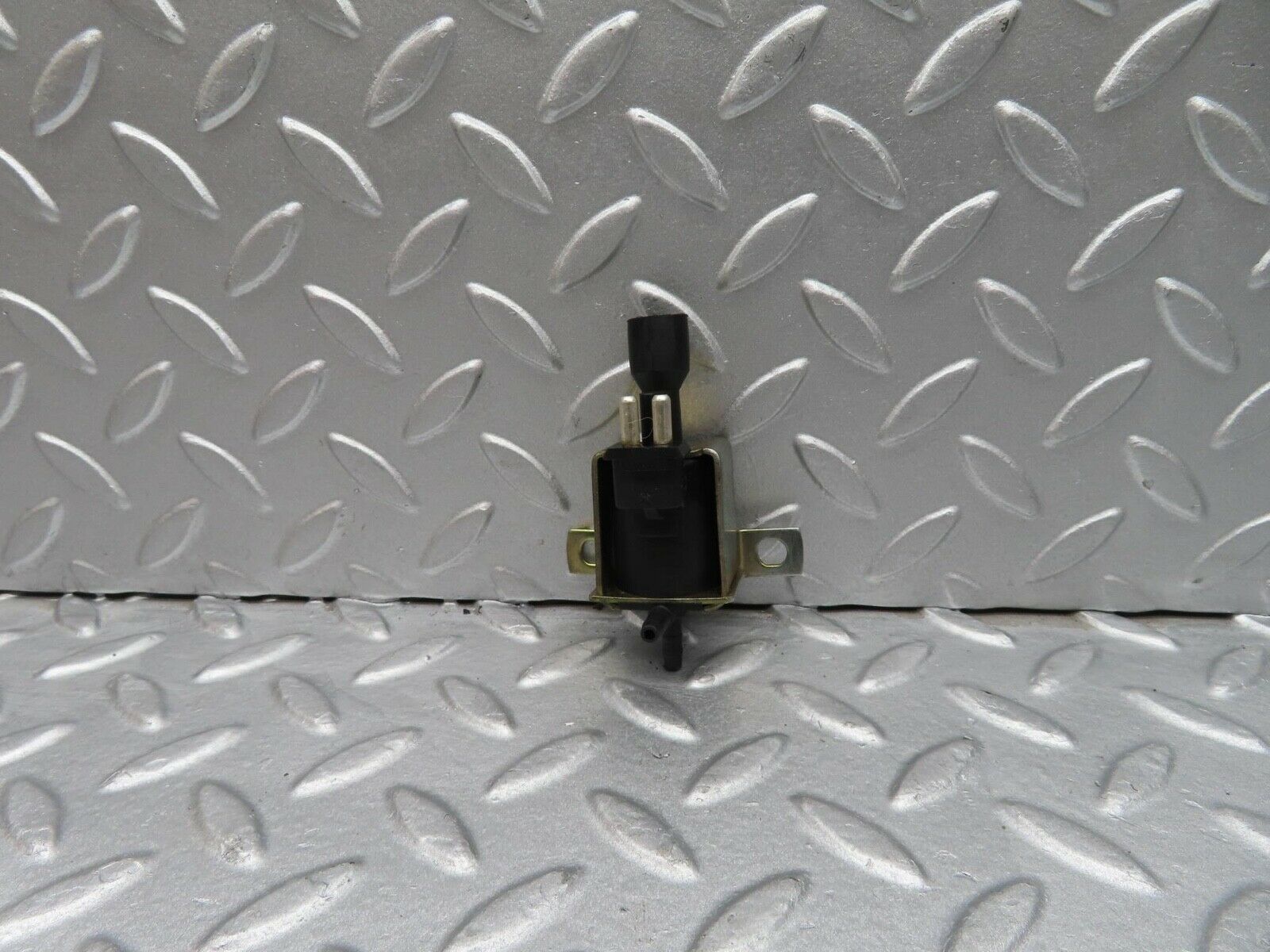 11995 Mercedes-Benz R129 300SL Coupe Vacuum Control Valve Pierburg 0015407097