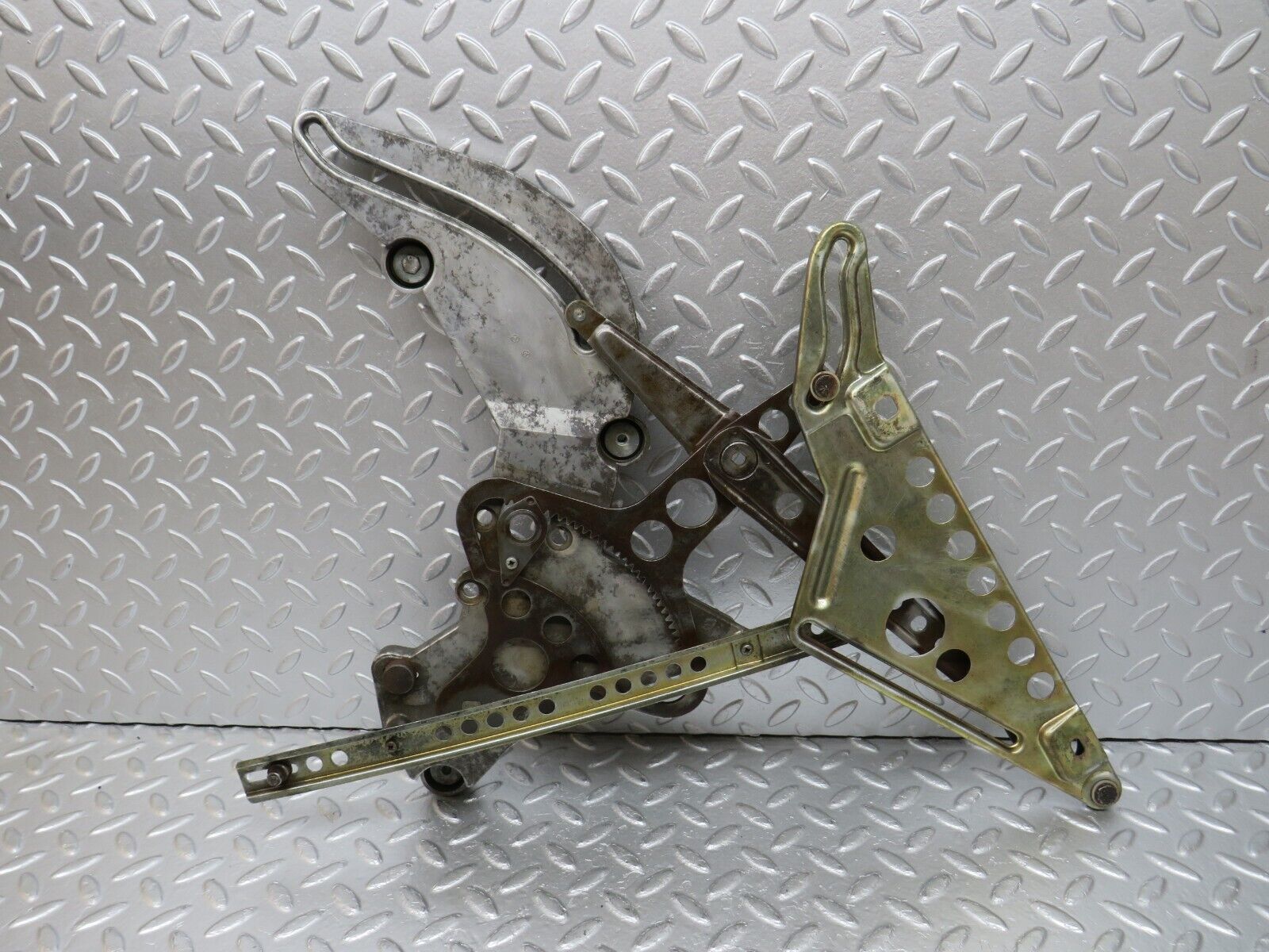 34298 Mercedes-Benz C126 380SEC Coupe Rear Right Power Window Regulator