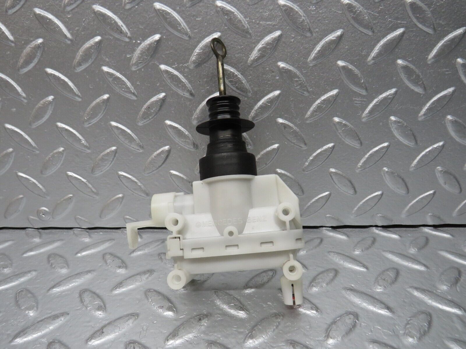 31396 Mercedes-Benz S124 220TE Door Lock Vacuum Actuator Hella Front Left