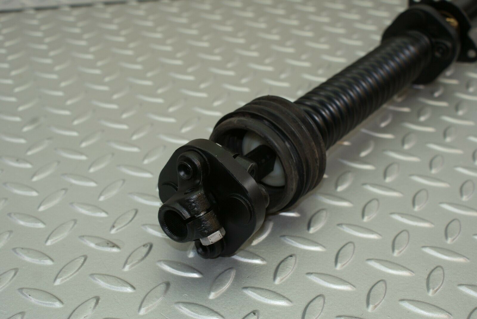 2841 Mercedes-Benz C123 280CE Coupe Steering Column