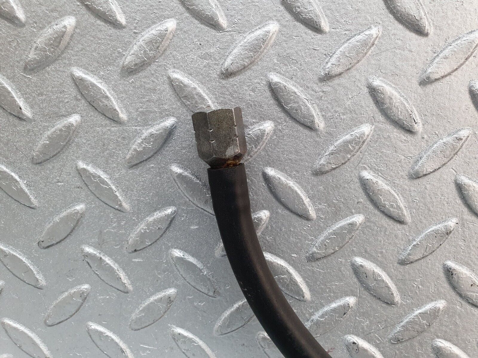 41238 Mercedes-Benz W126 300SE Fuel Pipe Line