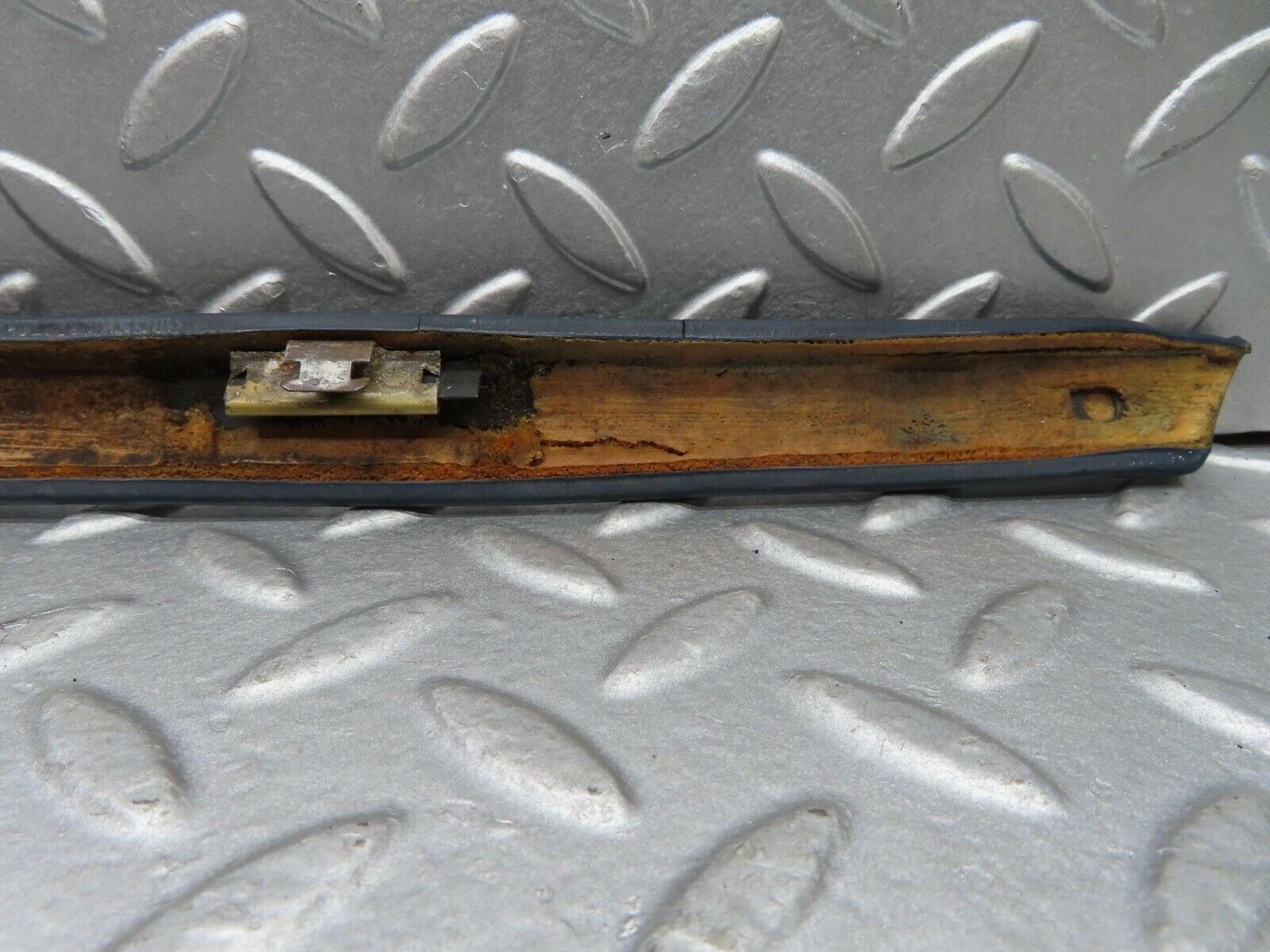 14185 Mercedes-Benz C107 280 SLC Interior Quarter Window Trim Rear Left