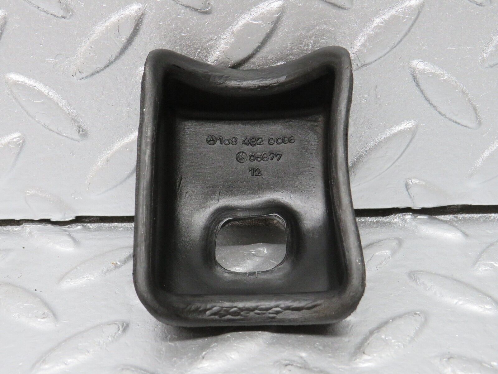 40327 Mercedes-Benz W110 230 Indicator Stalk Rubber Cover 1084620096