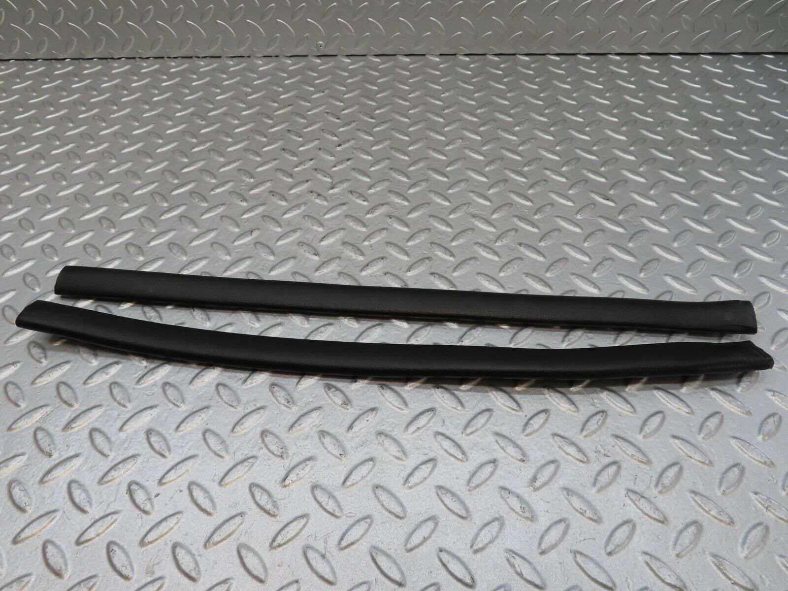 14322 Mercedes-Benz W116 350SE Rear Door Inner Top Seal Pair