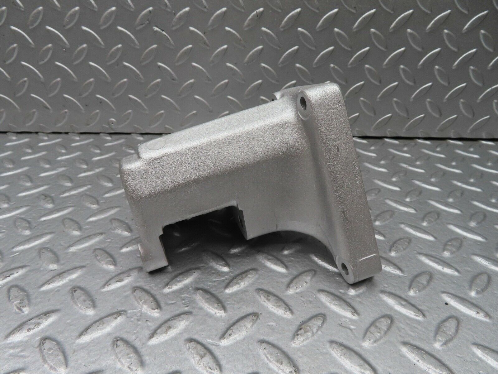 18192 Mercedes-Benz W123 200 Alternator Generator Bracket 1161551135