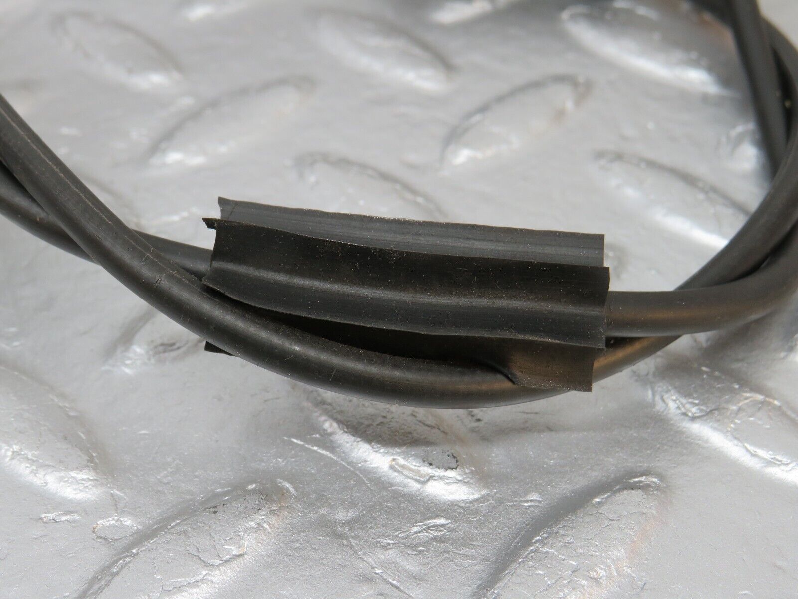 39753 Mercedes-Benz R129 320SL Coupe Door Lock Cable