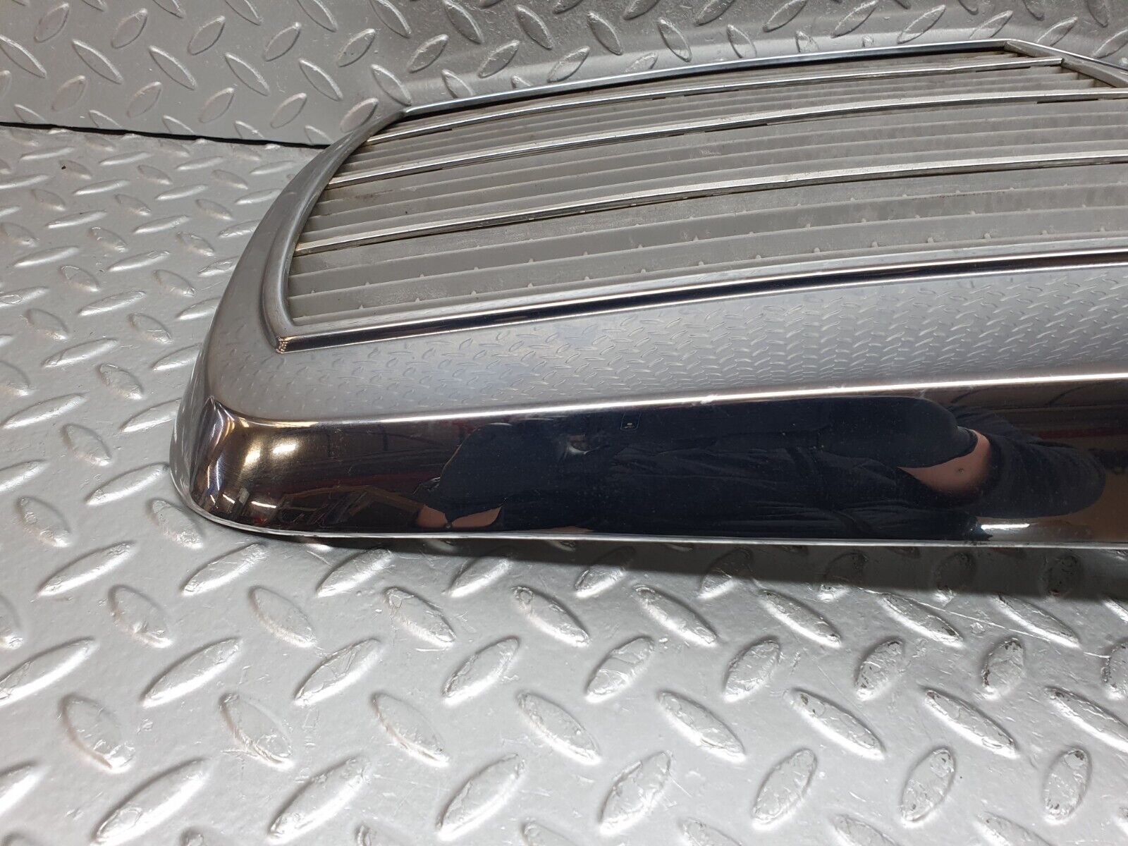 41221 Mercedes-Benz W126 300SE Bonnet Grill Chrome 1268880423