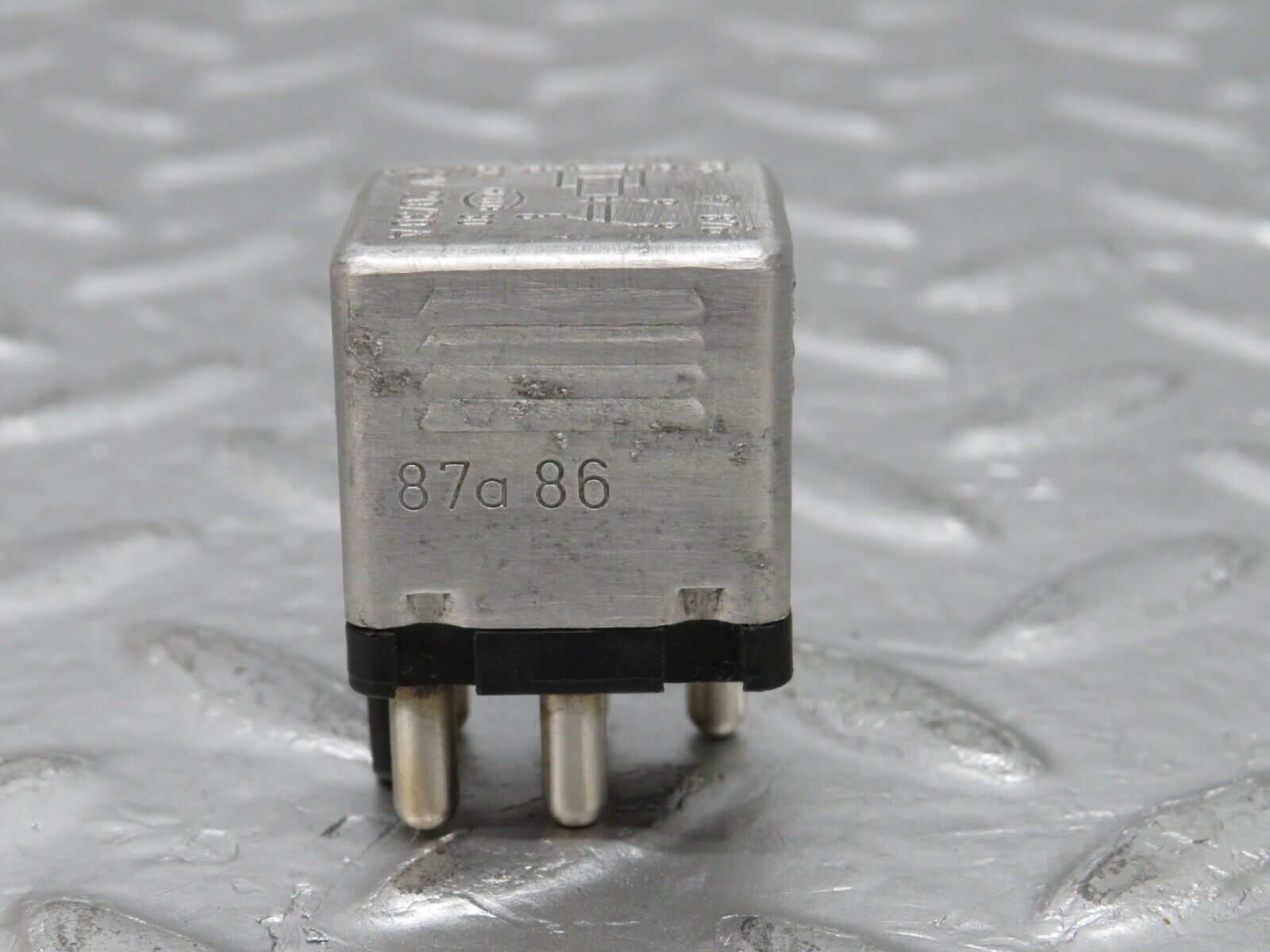 32474 Mercedes-Benz S124 300TE Wagon Multi Purpose Relay 0015420219