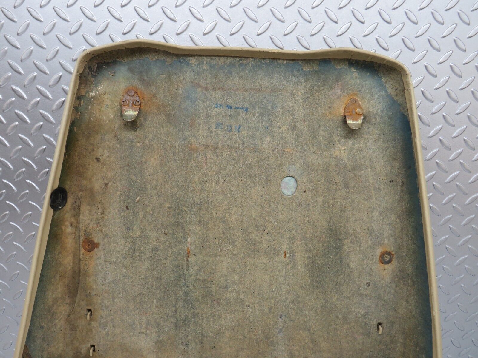 37070 Mercedes-Benz C126 420SEC Coupe Front Right Seat Rear Cover Beige