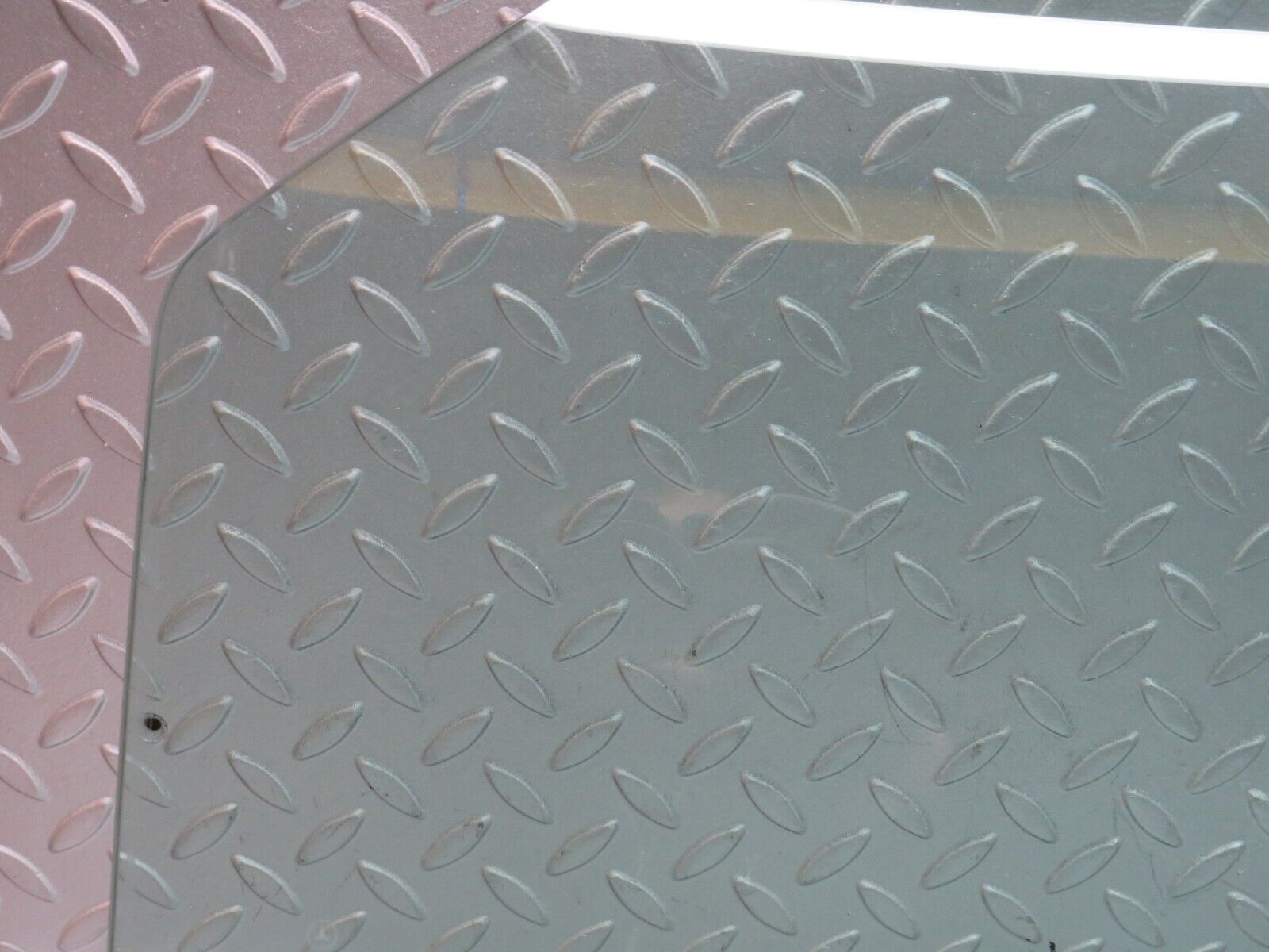 39665 Mercedes-Benz R129 320SL Coupe Left Door Window Glass