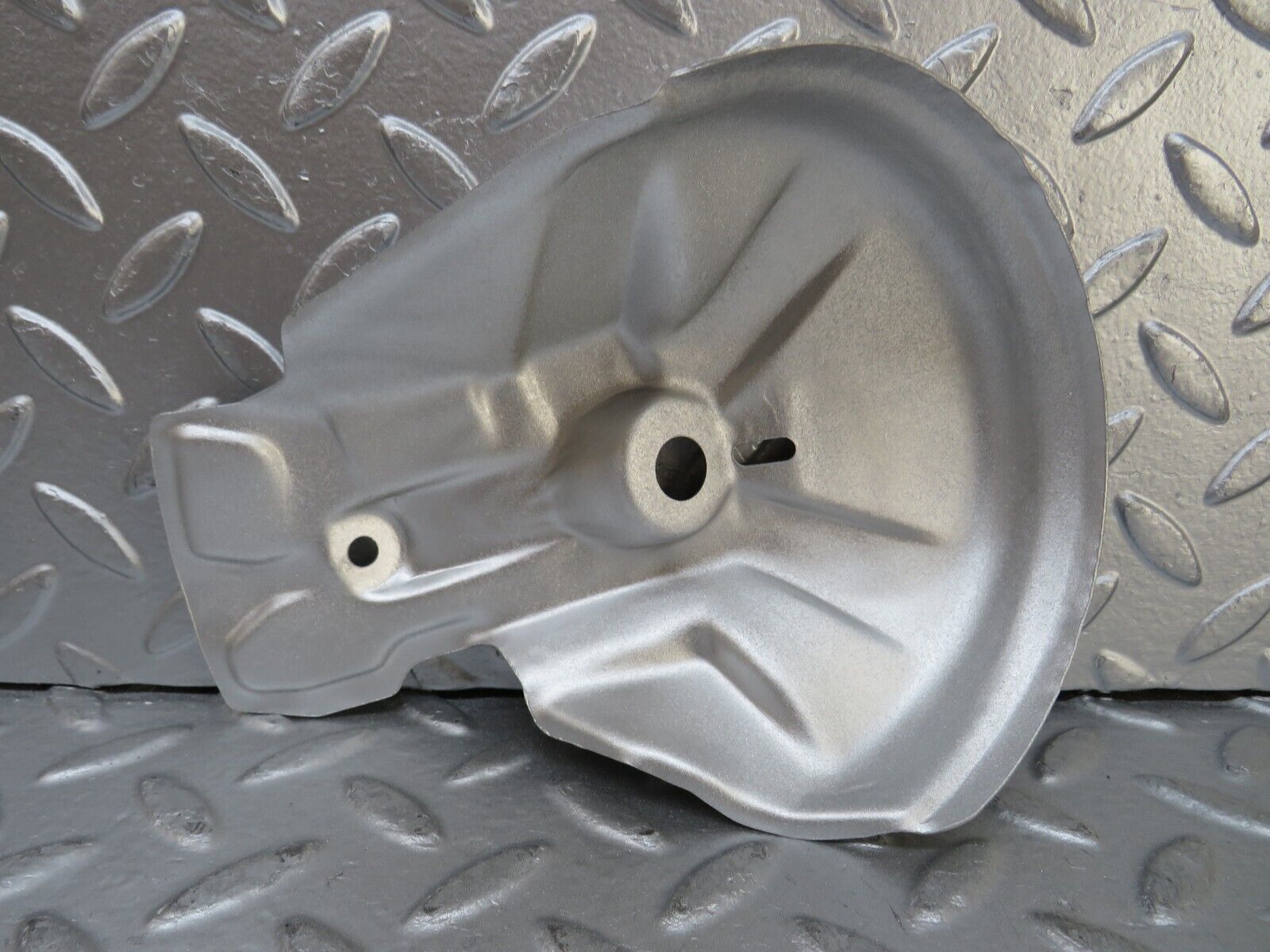 26689 Mercedes-Benz C124 220CE Coupe Engine Mount Bracket Heat Shield