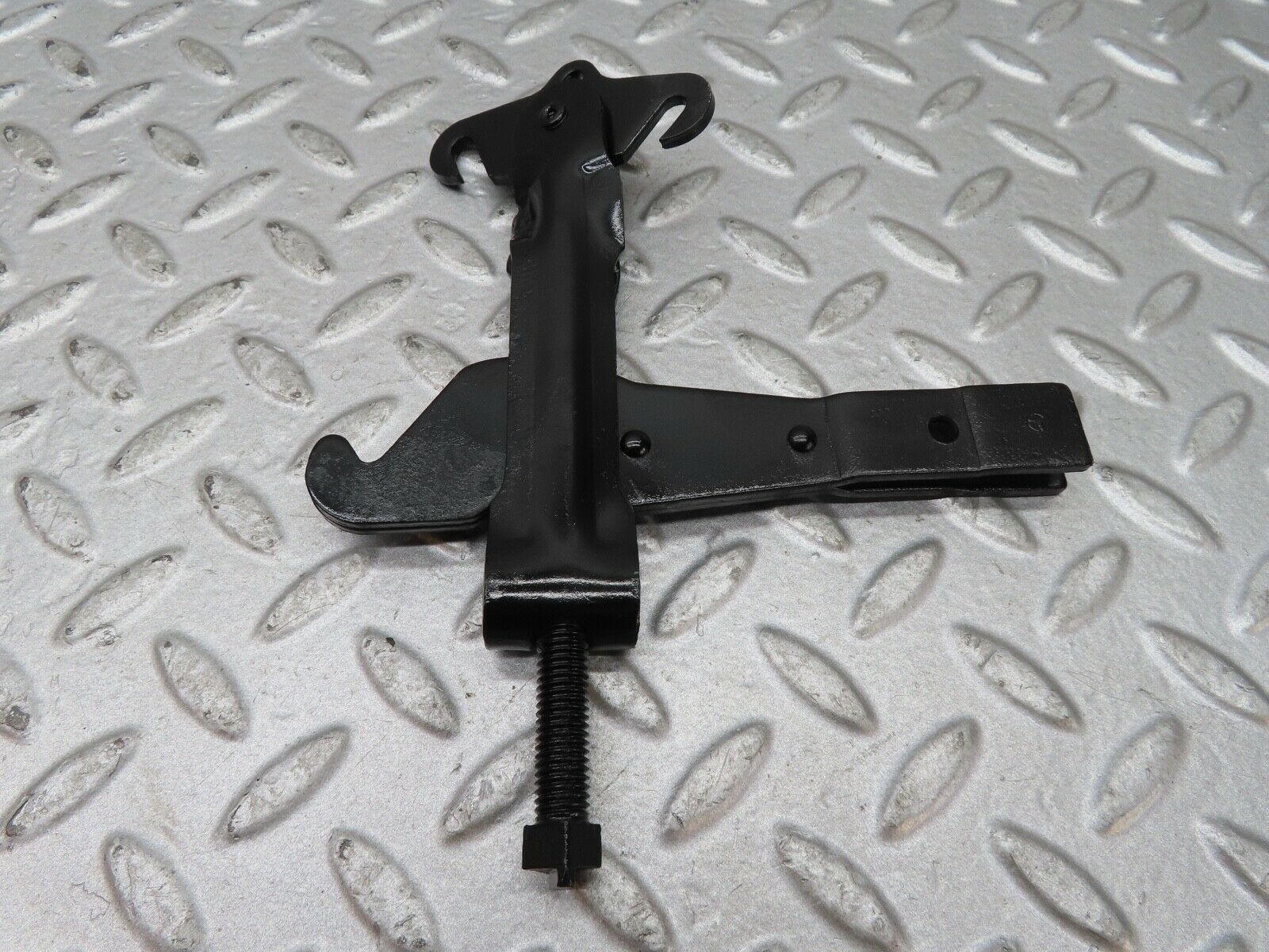 17611 Mercedes-Benz W116 450SEL Handbrake Regulator