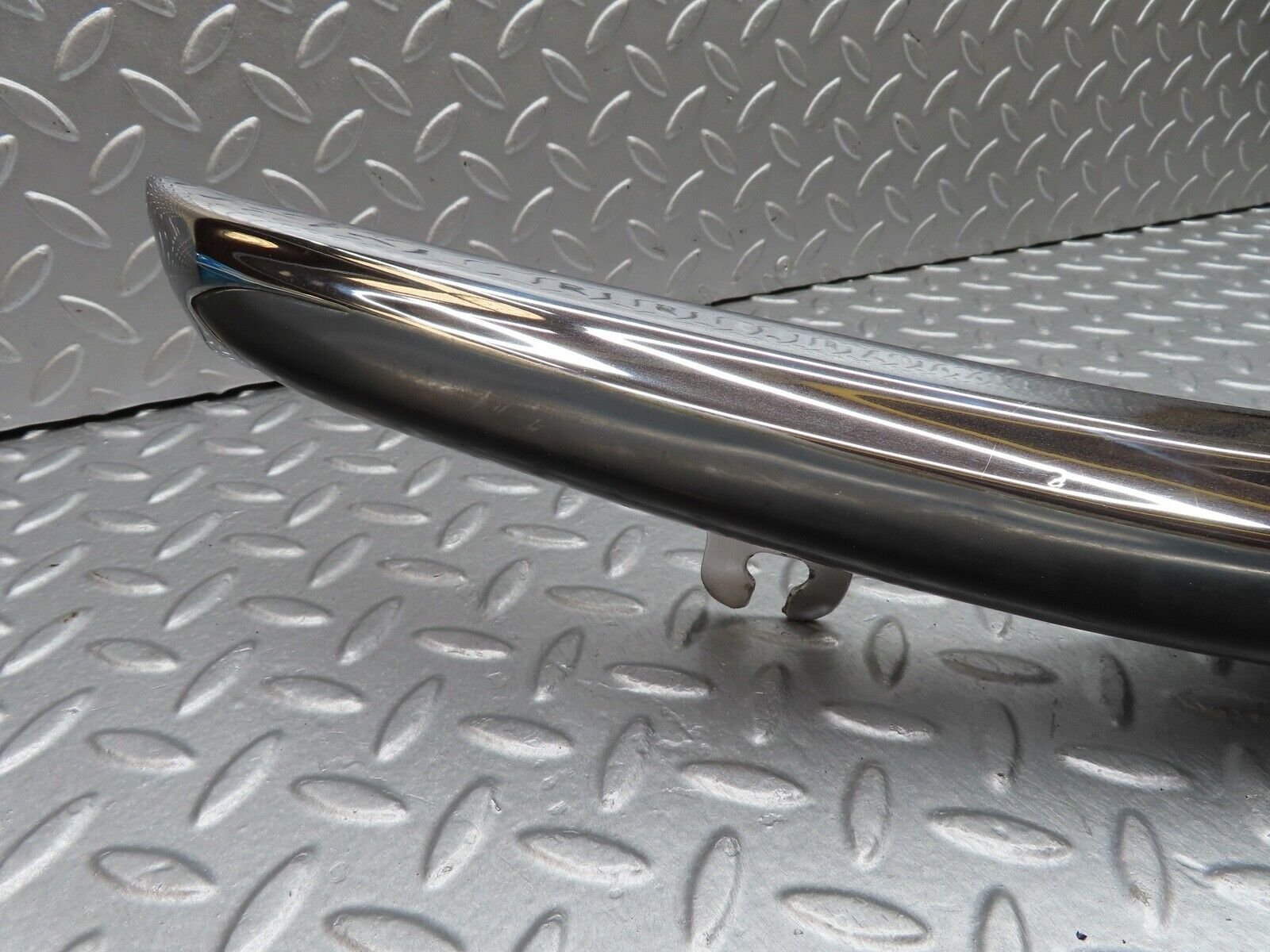 18156 Mercedes-Benz W116 450SEL Front Right Upper Bumper Corner 1168800270