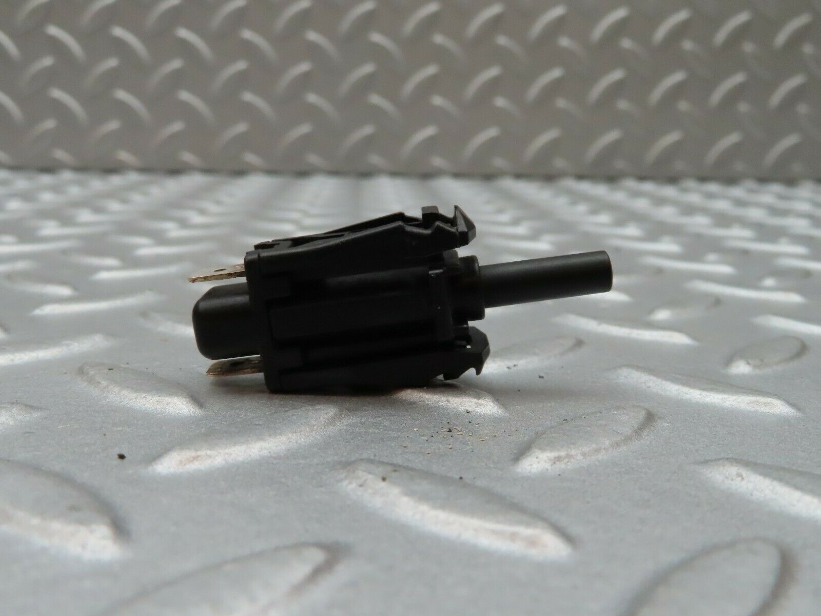 3837 Mercedes-Benz S123 200T Wagon Door Contact Switch 0015458714