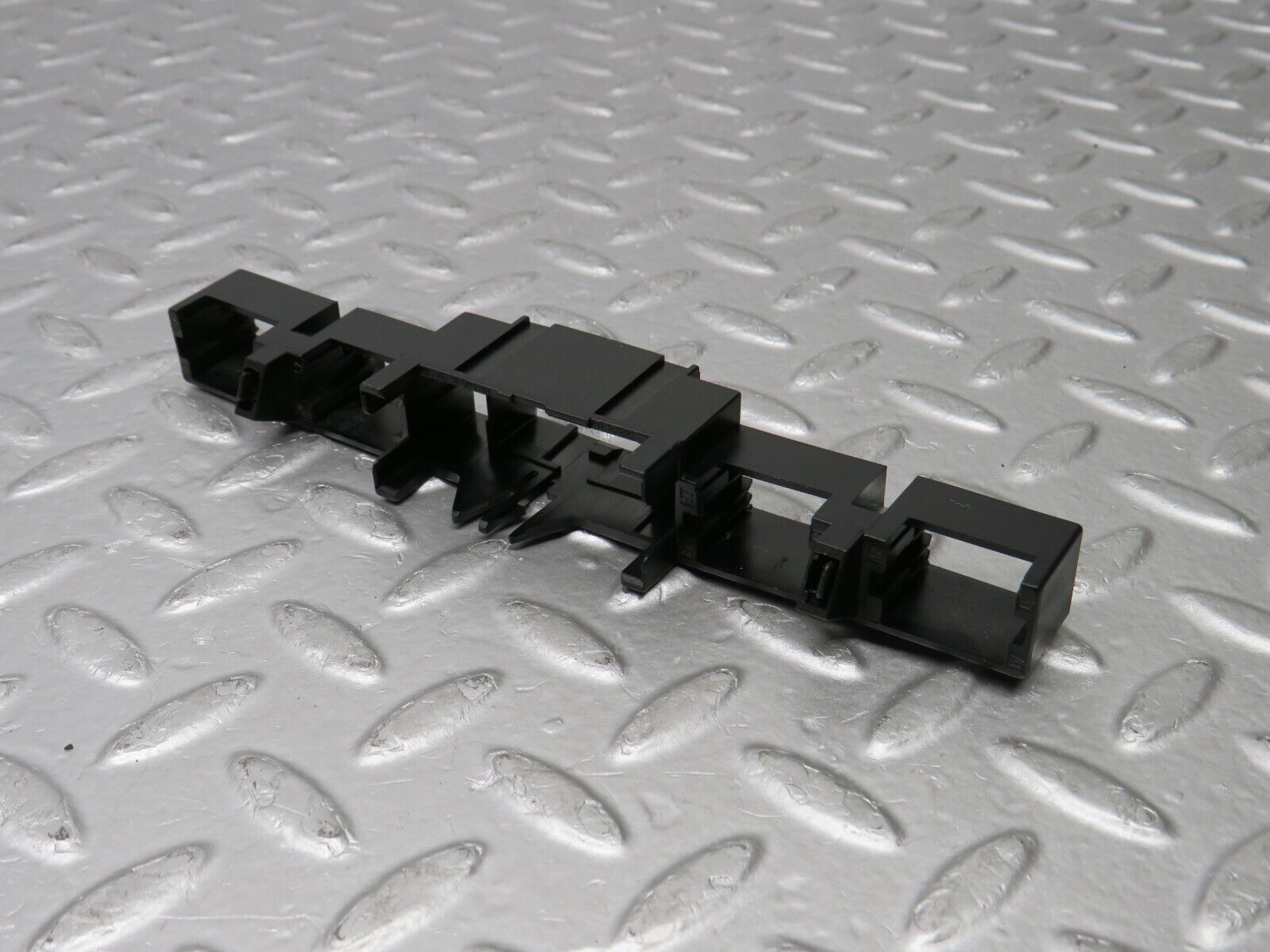 38388 Mercedes-Benz R129 280SL Coupe Connector Holder 1295451340