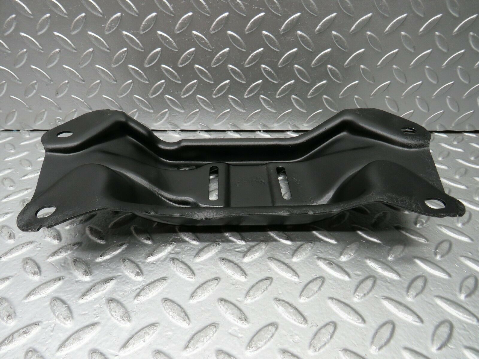 23057 Mercedes-Benz C123 230CE Coupe Gearbox Mount Bracket Holder