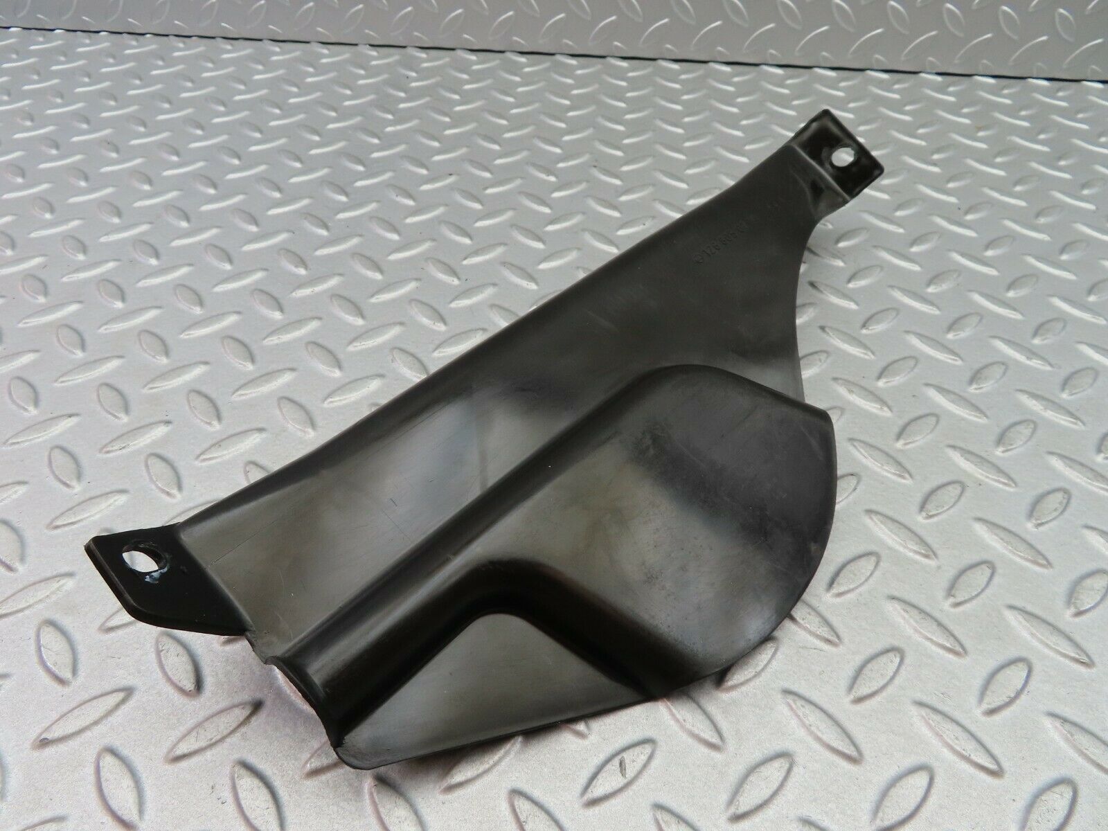 6059 Mercedes-Benz W126 380SE Central Locking Vacuum Pump Cover 1268050714