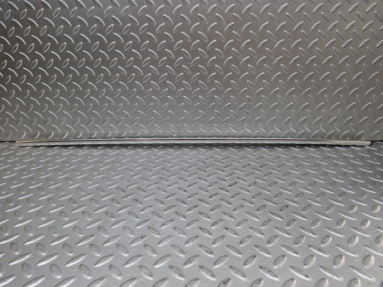 26404 Mercedes-Benz W116 450SE Roof Chrome Trim Left Side