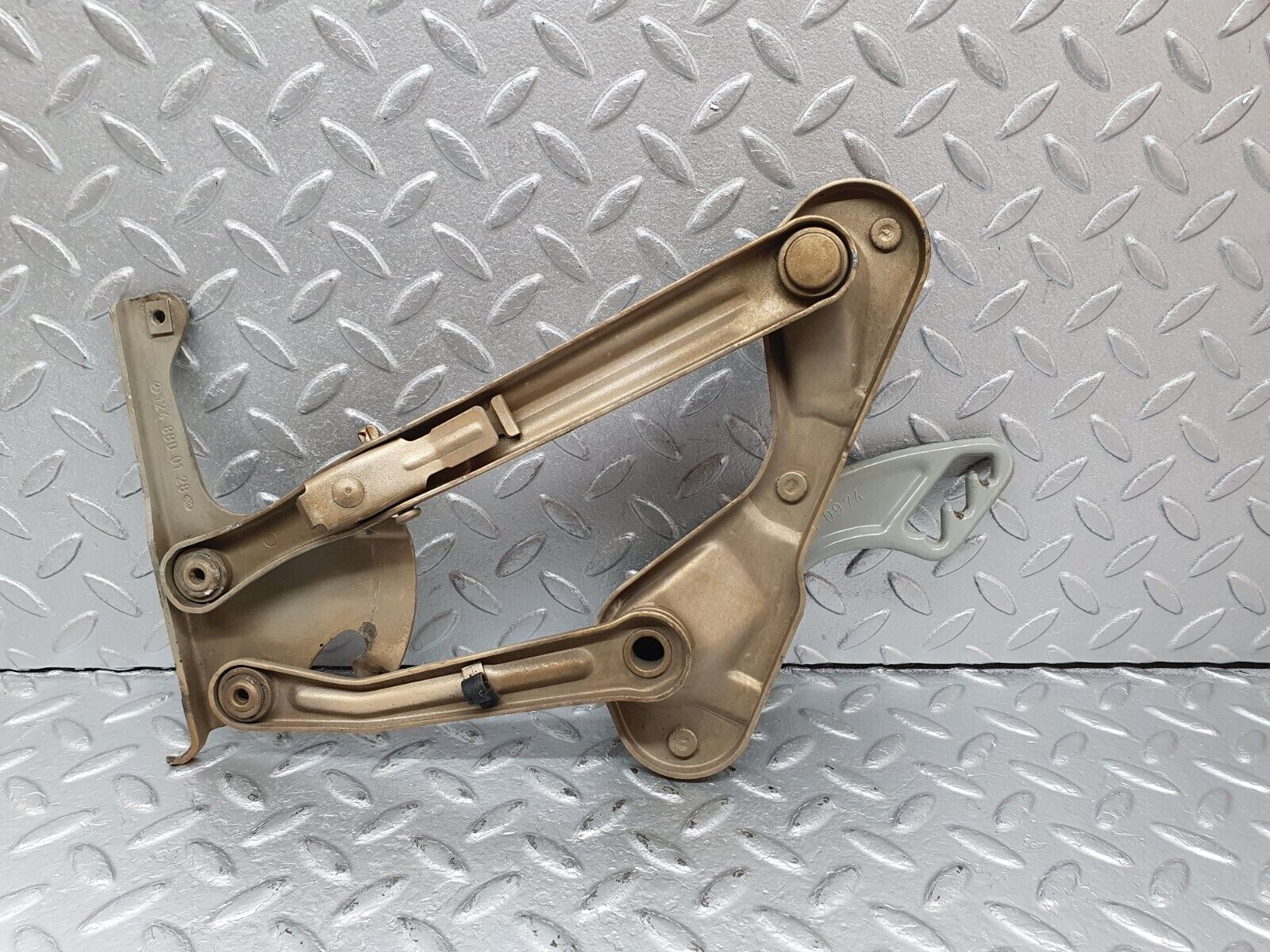 41438 Mercedes-Benz W124 200E Bonnet Hinge Left Side 1248870974 1248800128