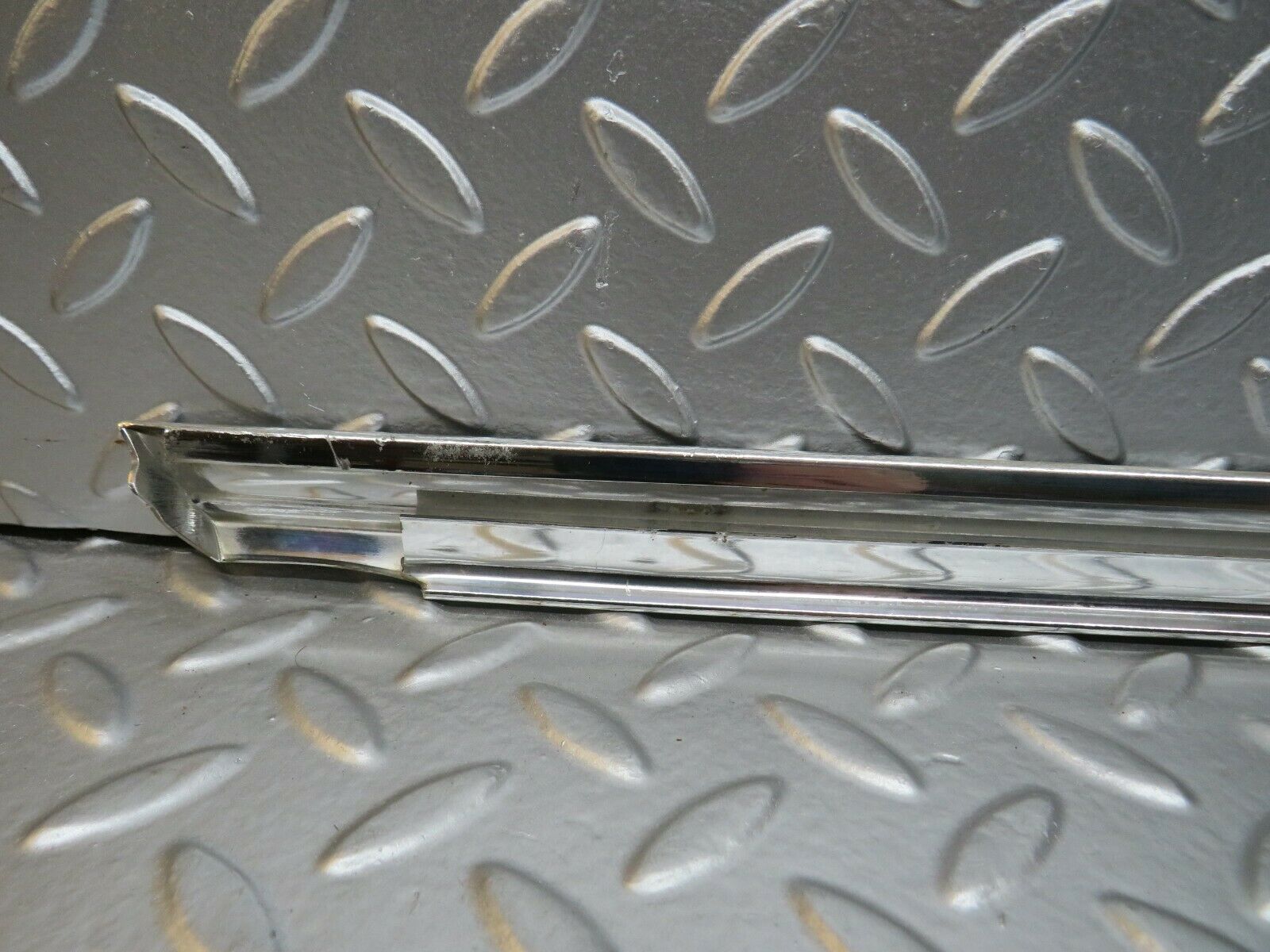 24543 Mercedes-Benz W108 Front Left Door Chrome Moulding Trim