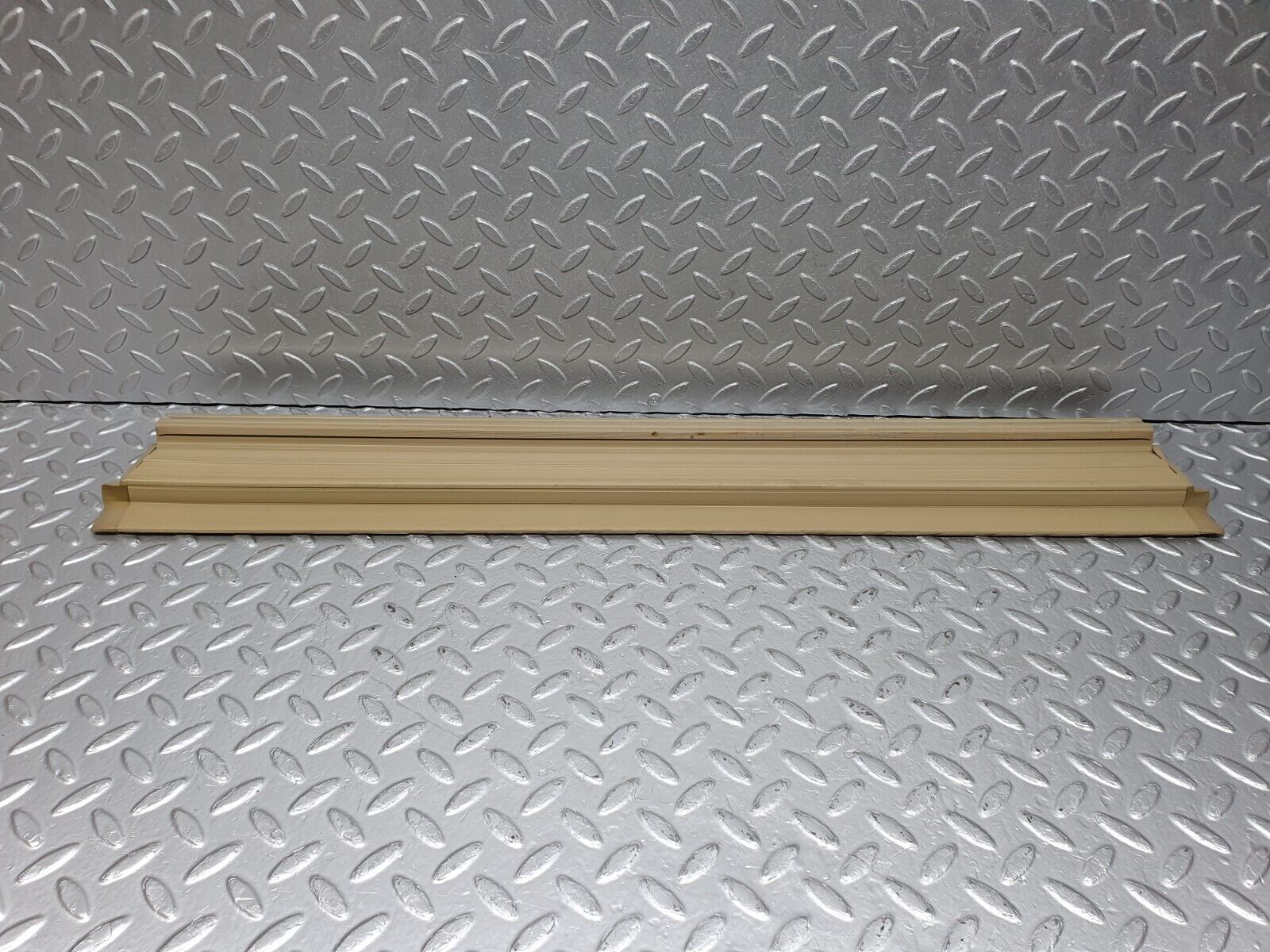 40943 Mercedes-Benz W126 300SE Front Right Door Sill Trim Beige