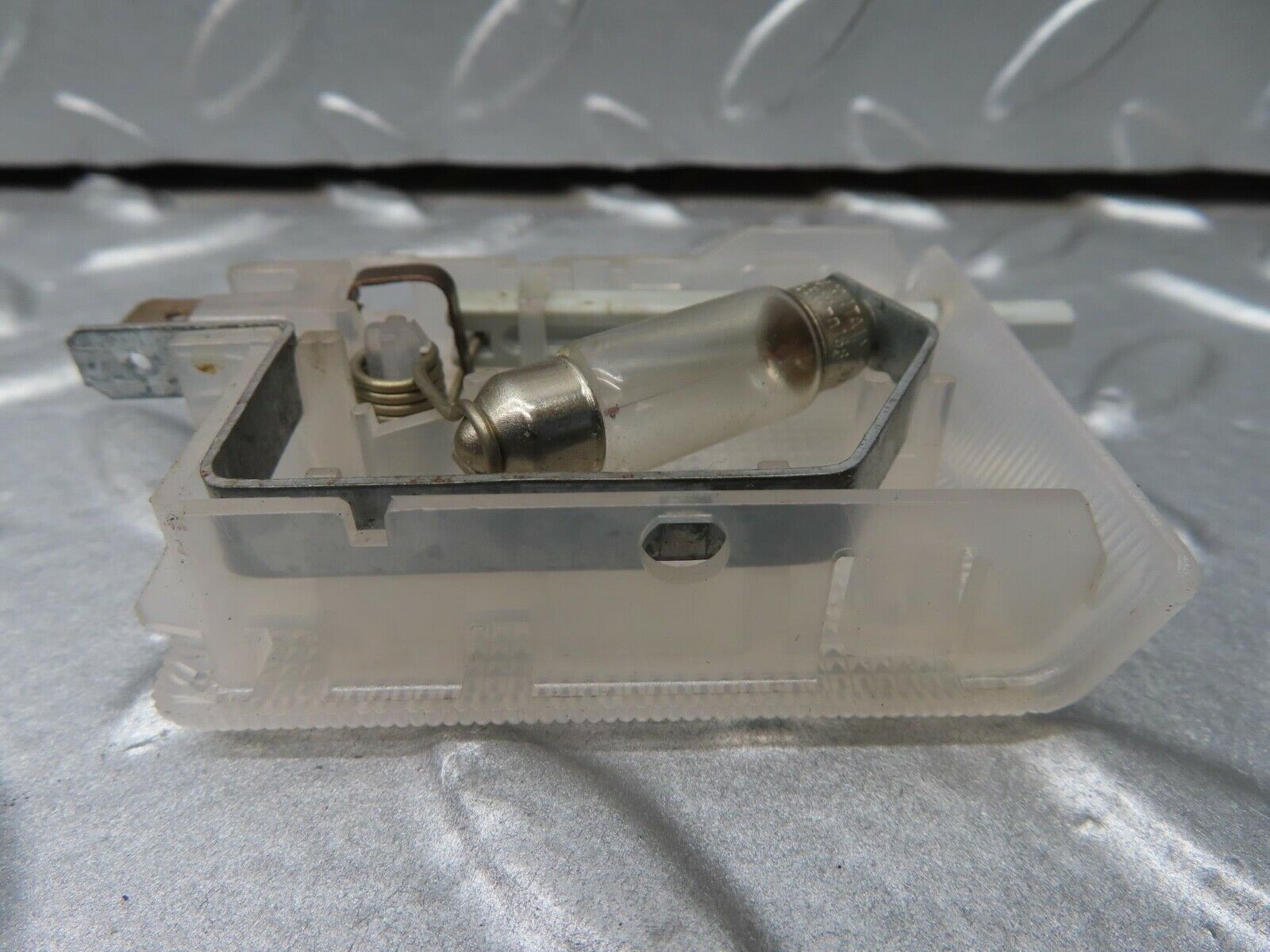 16470 Mercedes-Benz W124 260E Glove Box Light 1298200301