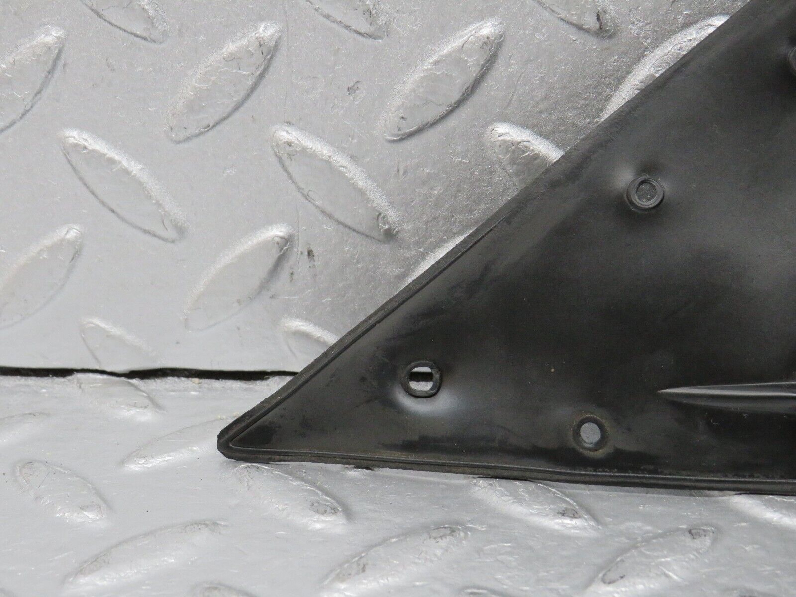 38868 Mercedes-Benz W201 190E 2.6L Wing Mirror Rubber Seal Right 1248110298