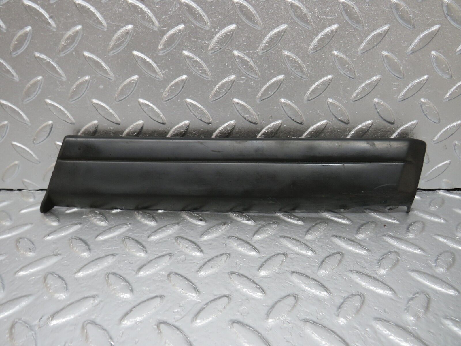 33994 Mercedes-Benz W124 260E Front Right Fender Wing Lower Moulding Trim