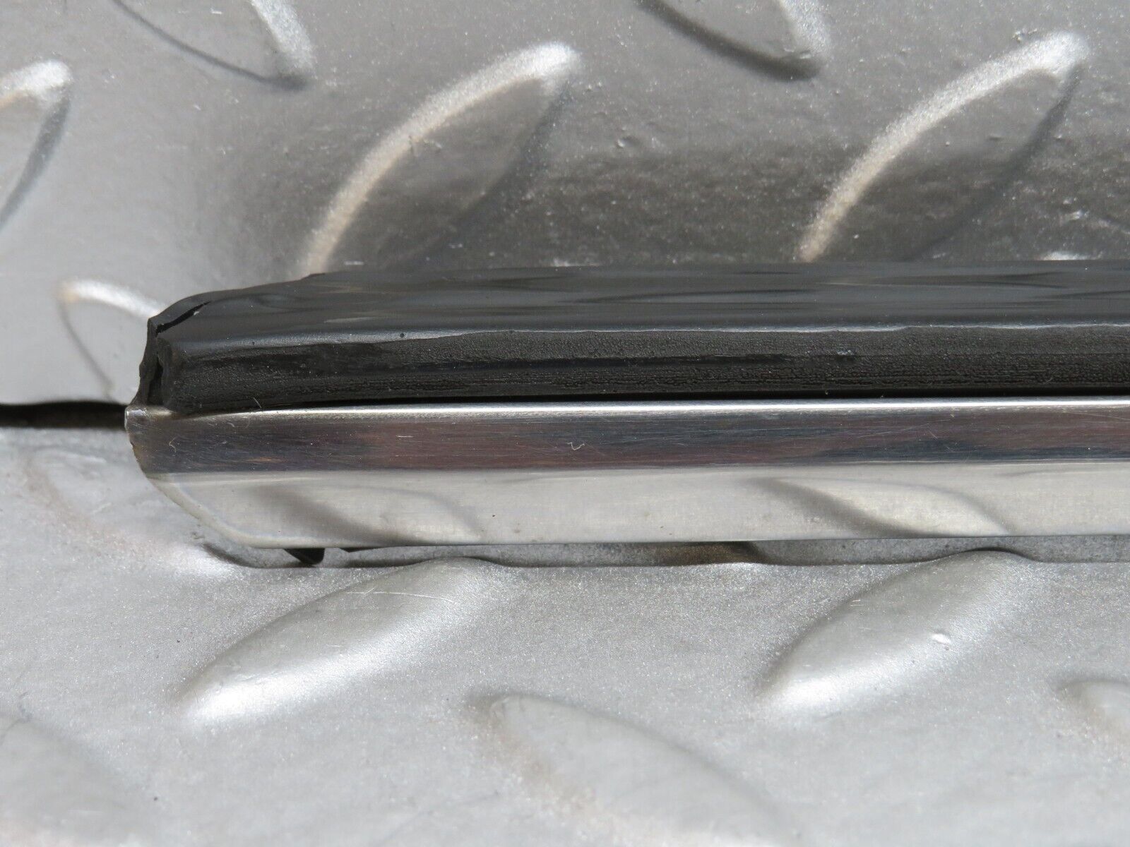 37440 Mercedes-Benz W109 300SEL Front Left Fender Wing Centre Moulding Trim