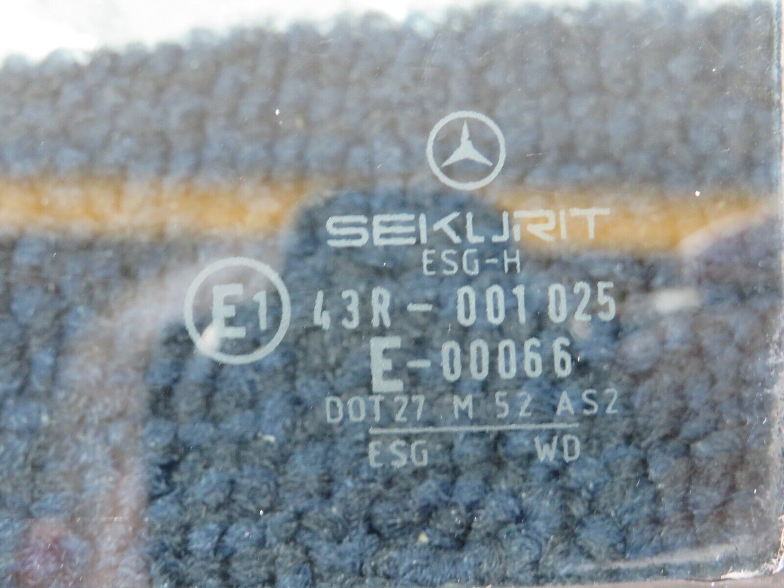 33144 Mercedes-Benz W126 Rear Right Quarter Window Glass 1267350224