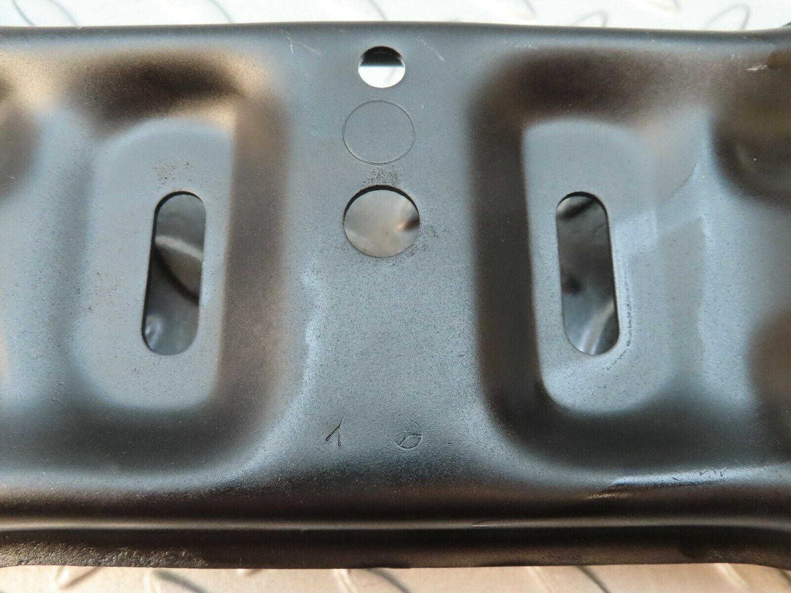 3975 Mercedes-Benz S123 200T Wagon Gearbox Mount Bracket