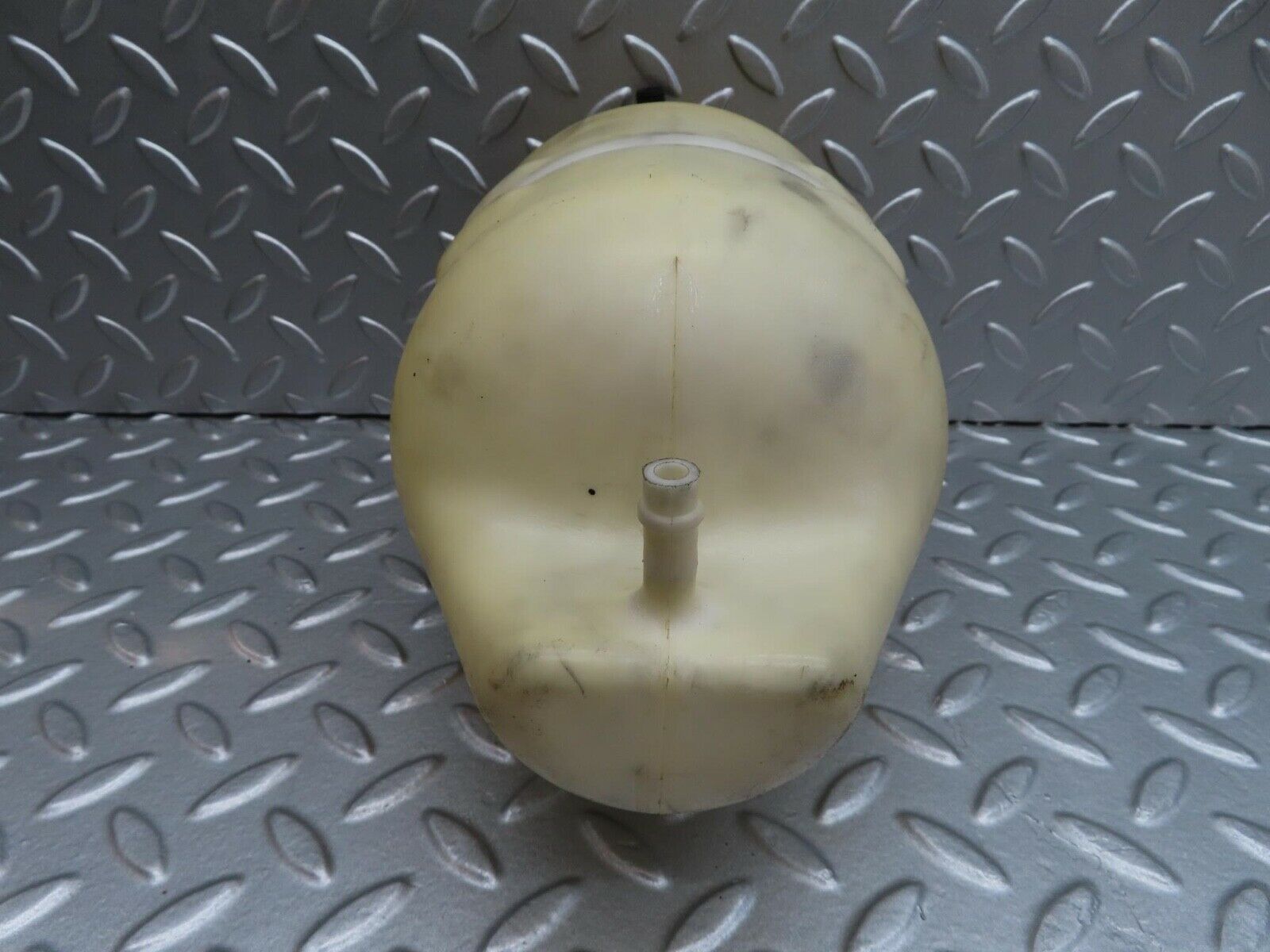 13930 Mercedes-Benz S123 Wagon Hydraulic Suspension Fluid Reservoir 1233270172