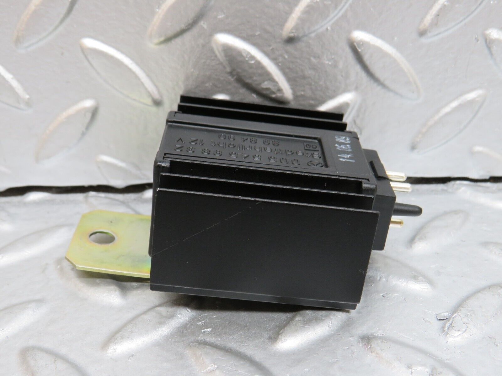 29449 Mercedes-Benz W124 230E ECU Relay 0055459832