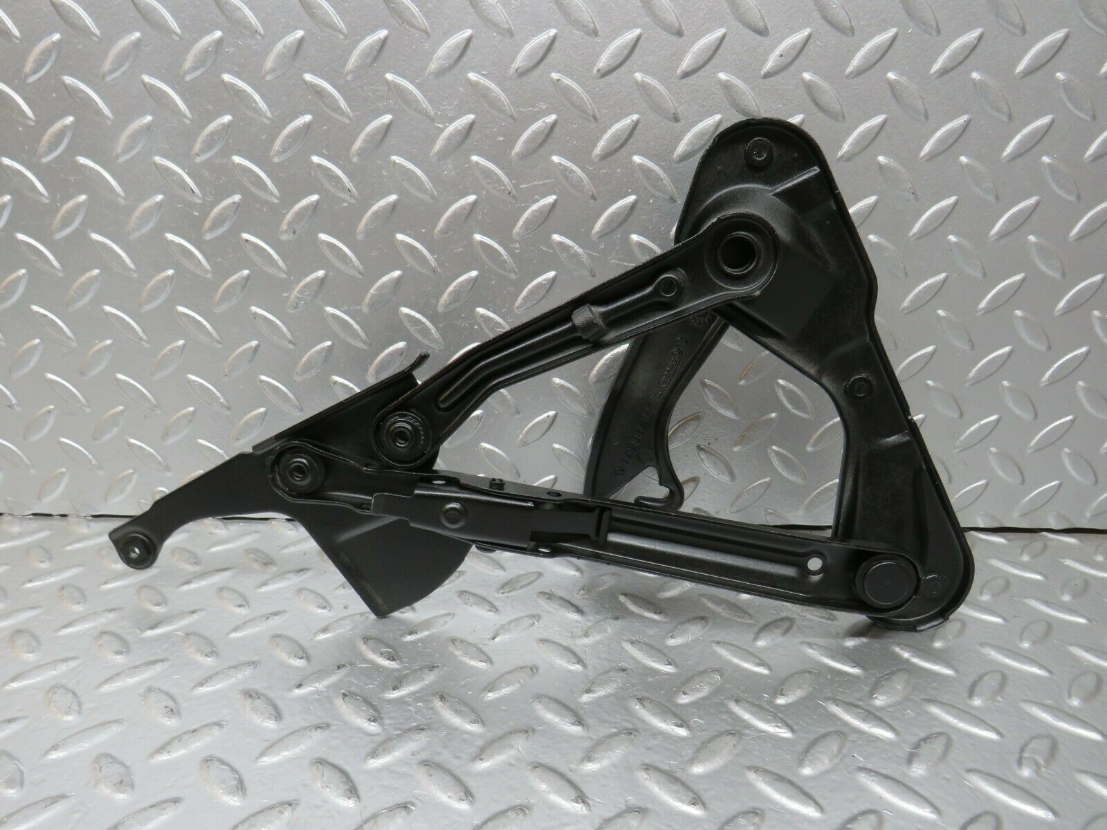 24236 Mercedes-Benz S124 220TE Wagon Bonnet Hinge Right Side 1298870274