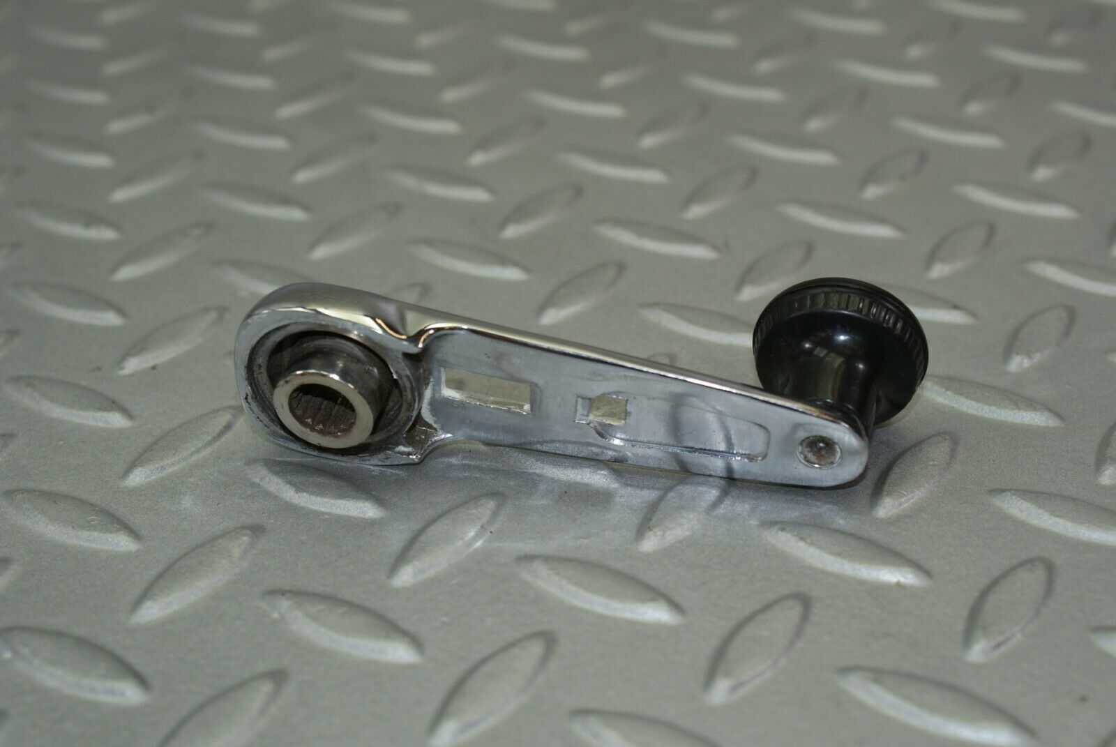 3193 Mercedes-Benz W115 220D Window Lifter Crank Handle