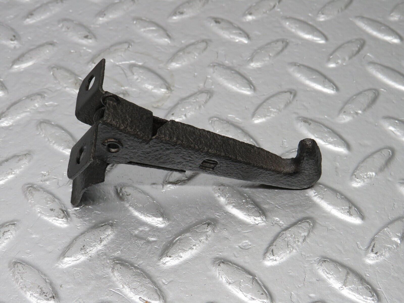 40440 Mercedes-Benz W110 230 Bonnet Safety Latch