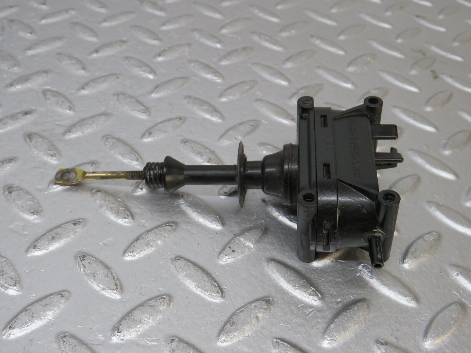 33904 Mercedes-Benz W124 260E Door Lock Vacuum Actuator Rear Right