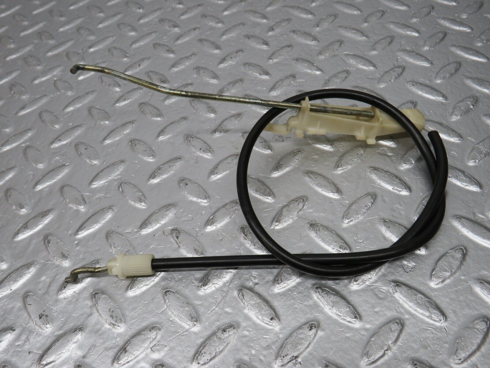 34377 Mercedes-Benz C126 380SEC Coupe Door Lock Cable