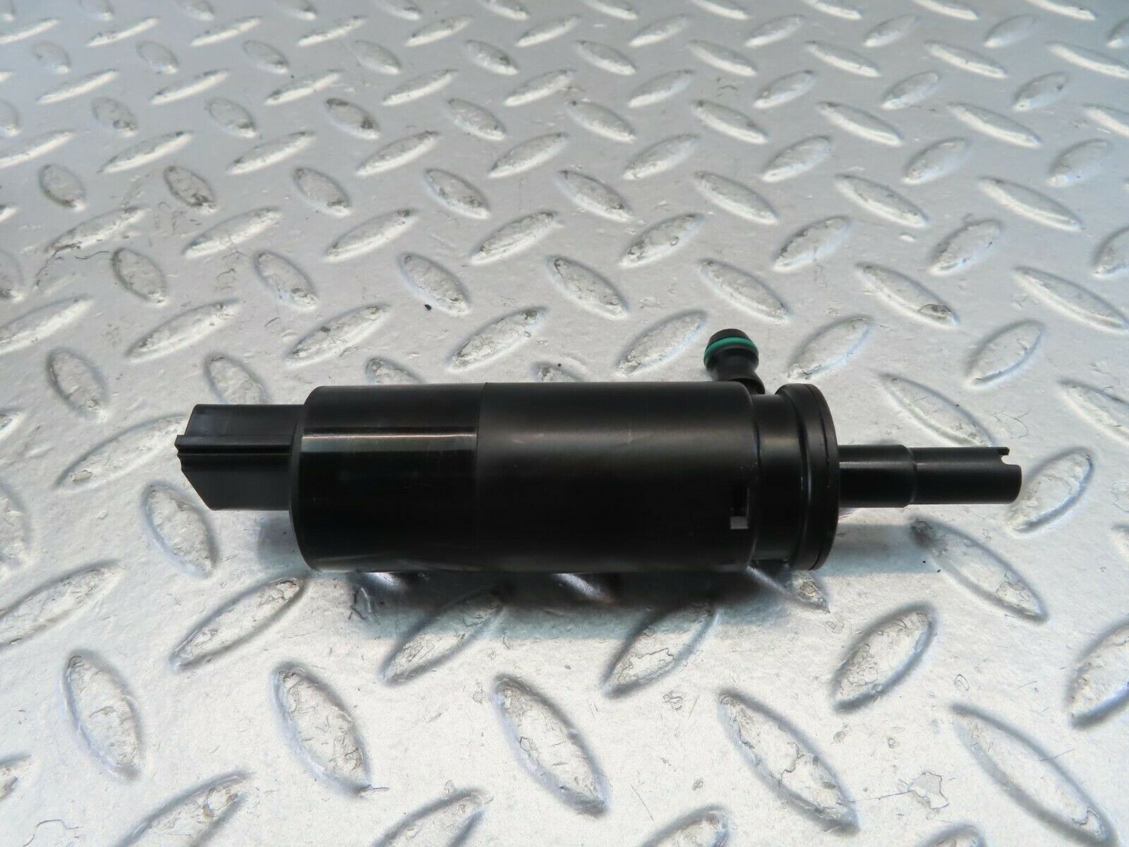 11134 Mercedes-Benz W221 S320 Headlight Washer Pump 2108691221