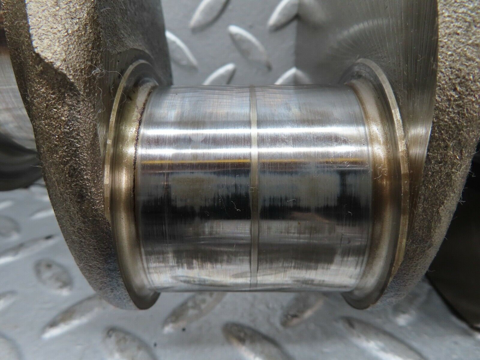 17812 Mercedes-Benz W116 450SEL Crankshaft 1170311001